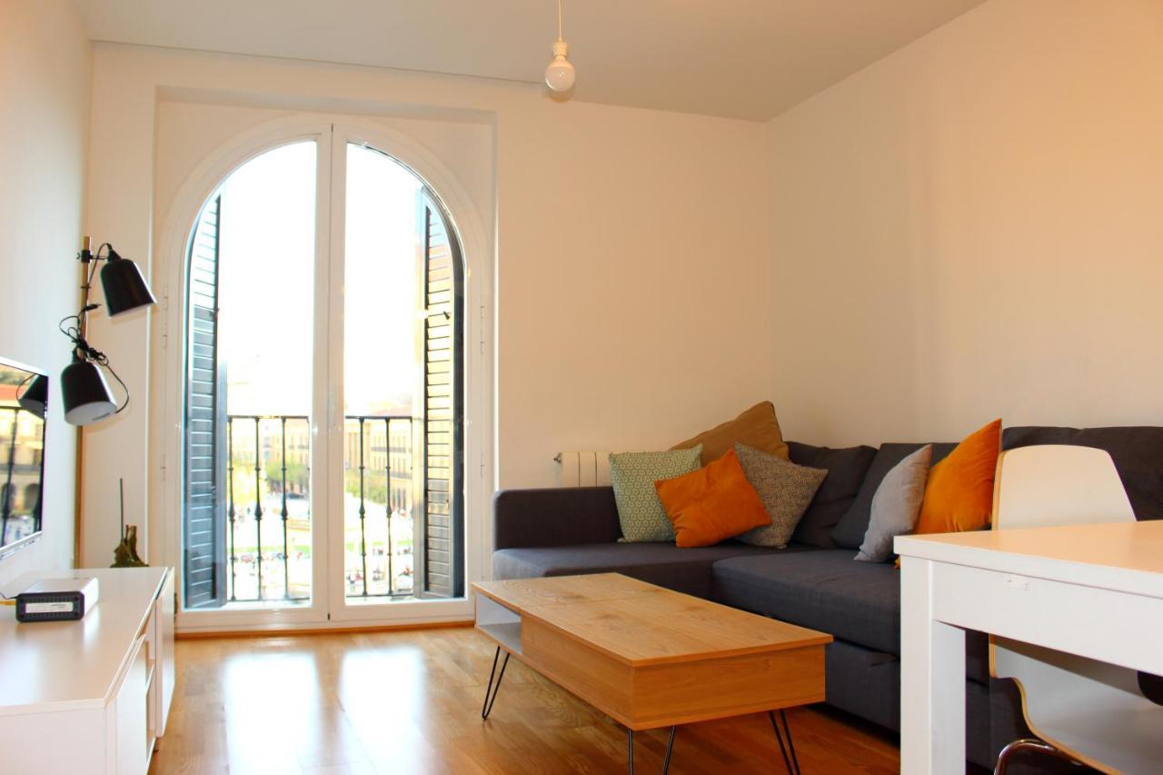 פמפלונה Aloha Apartamentos מראה חיצוני תמונה
